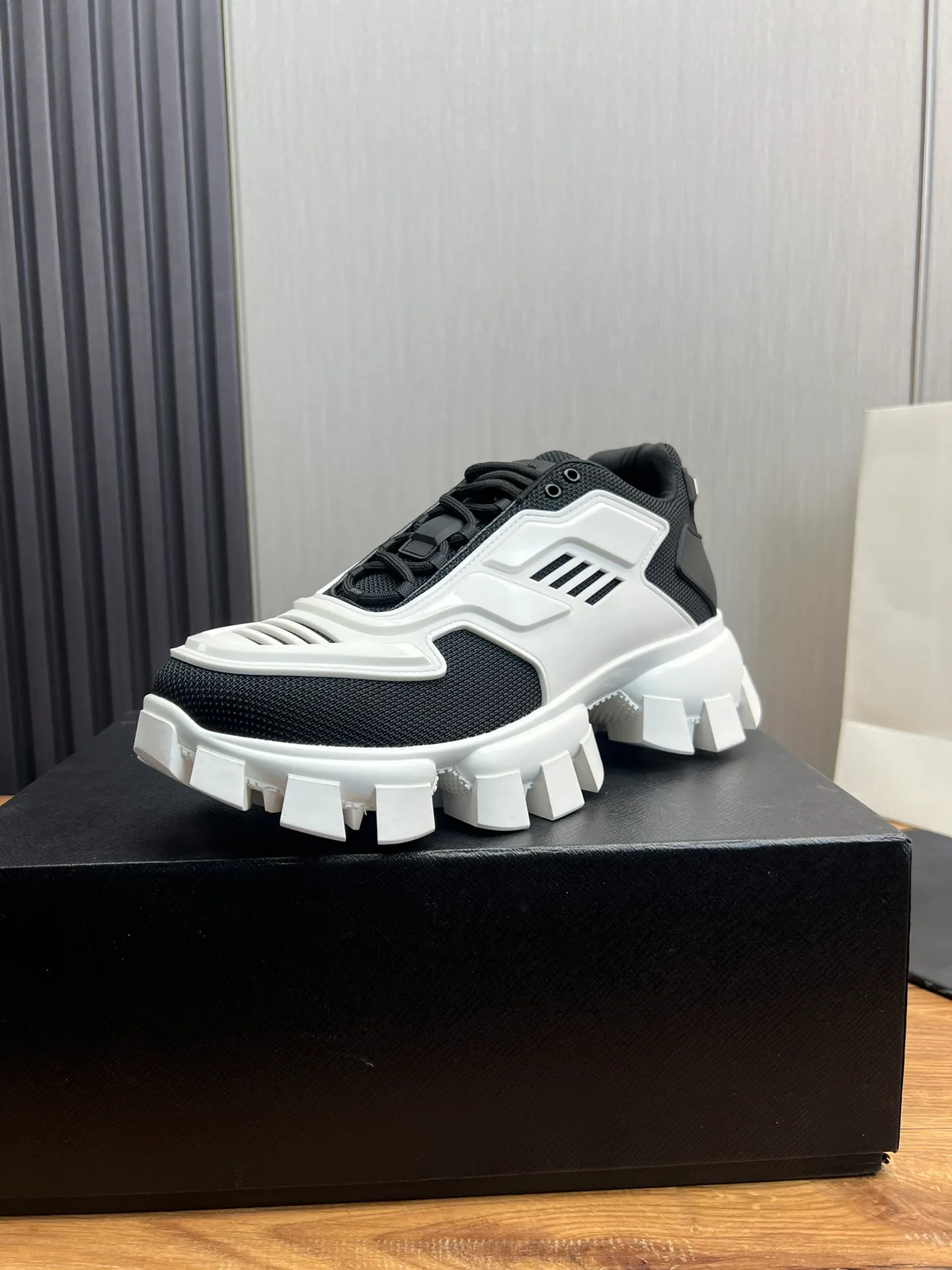 Men's shoes 💰620💰 [PRADA] Popular thick-soled shoes for couples 👩‍❤️‍👨 Available all year round ✔️Official website synchronization Original fly-knit film fabric + cowhide lining, 1⃣️ to 1⃣️ replica, original sole, 36-45 (45 made to order, non-refundable)